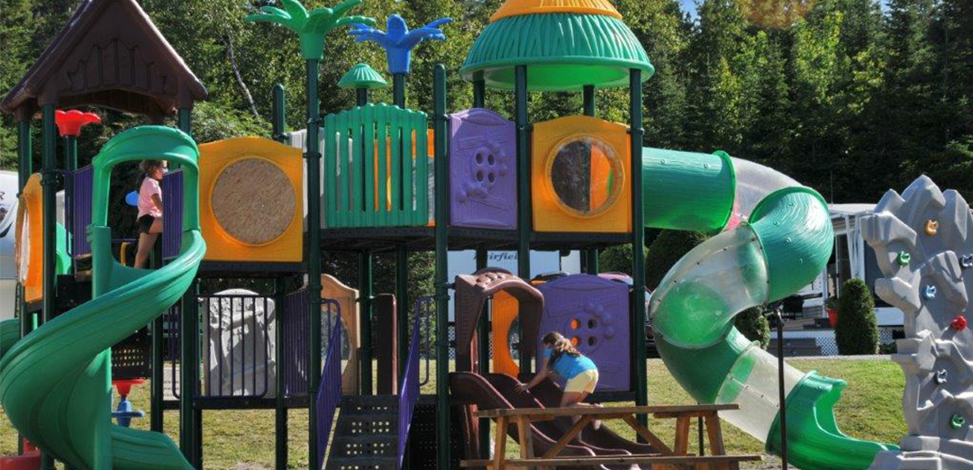 Modules et jeux pour enfants, disponible au Camping Lac-Saint-Michel