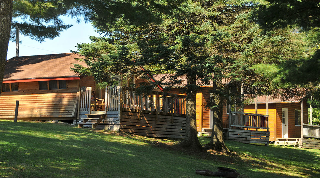 Chalets disponibles en location au Camping Lac-Saint-Michel Chalets disponibles en location au Camping Lac-Saint-Michel