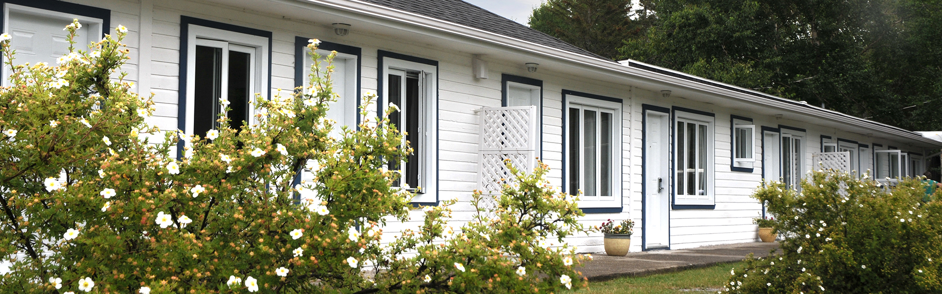 Chalets, chambres de Motel ou chambres dans l'auberge, Domaine Annie-sur-mer vous assure un confort absolu Chalets, chambres de Motel ou chambres dans l'auberge, Domaine Annie-sur-mer vous assure un confort absolu