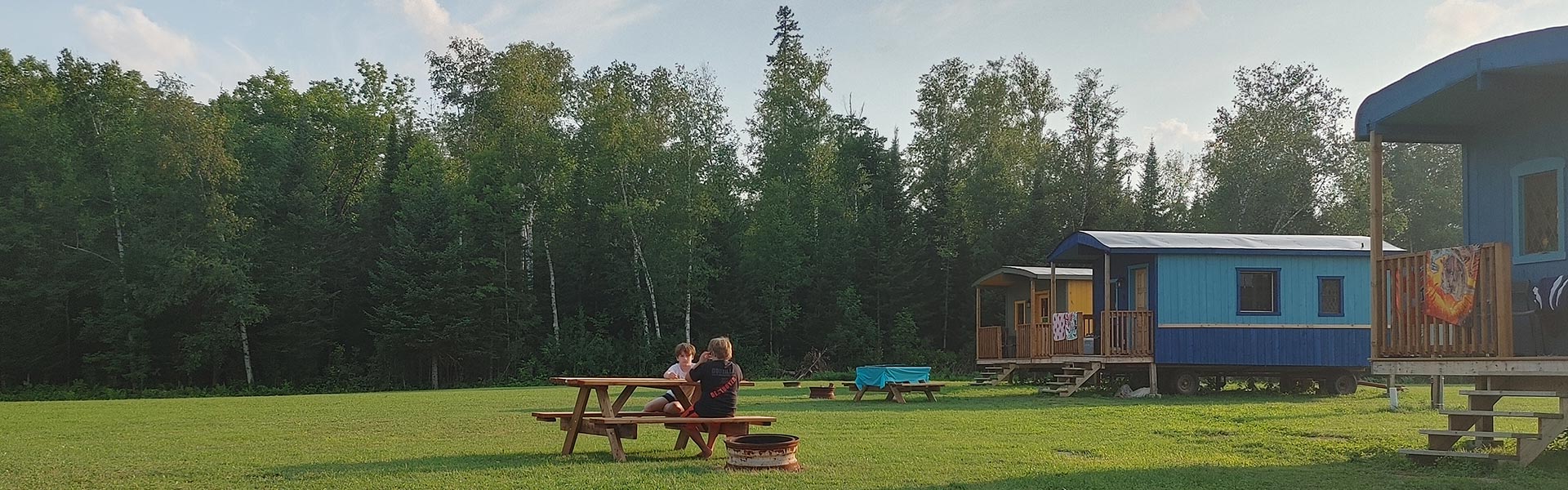 camping-union-lac-du-cerf-entete-roulotte2 Camping Union - Camping Lac-du-Cerf dans les Hautes-Laurentides