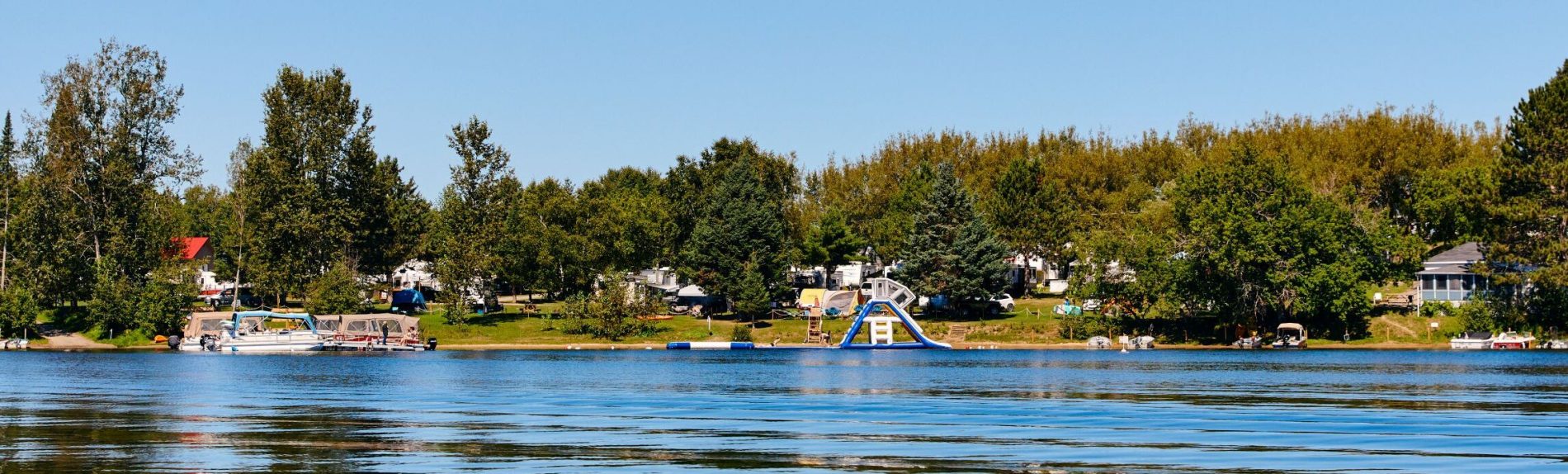 plage camping jeux Lac du Cerf Sentier boisé à découvrir au Domaine Annie-sur-mer